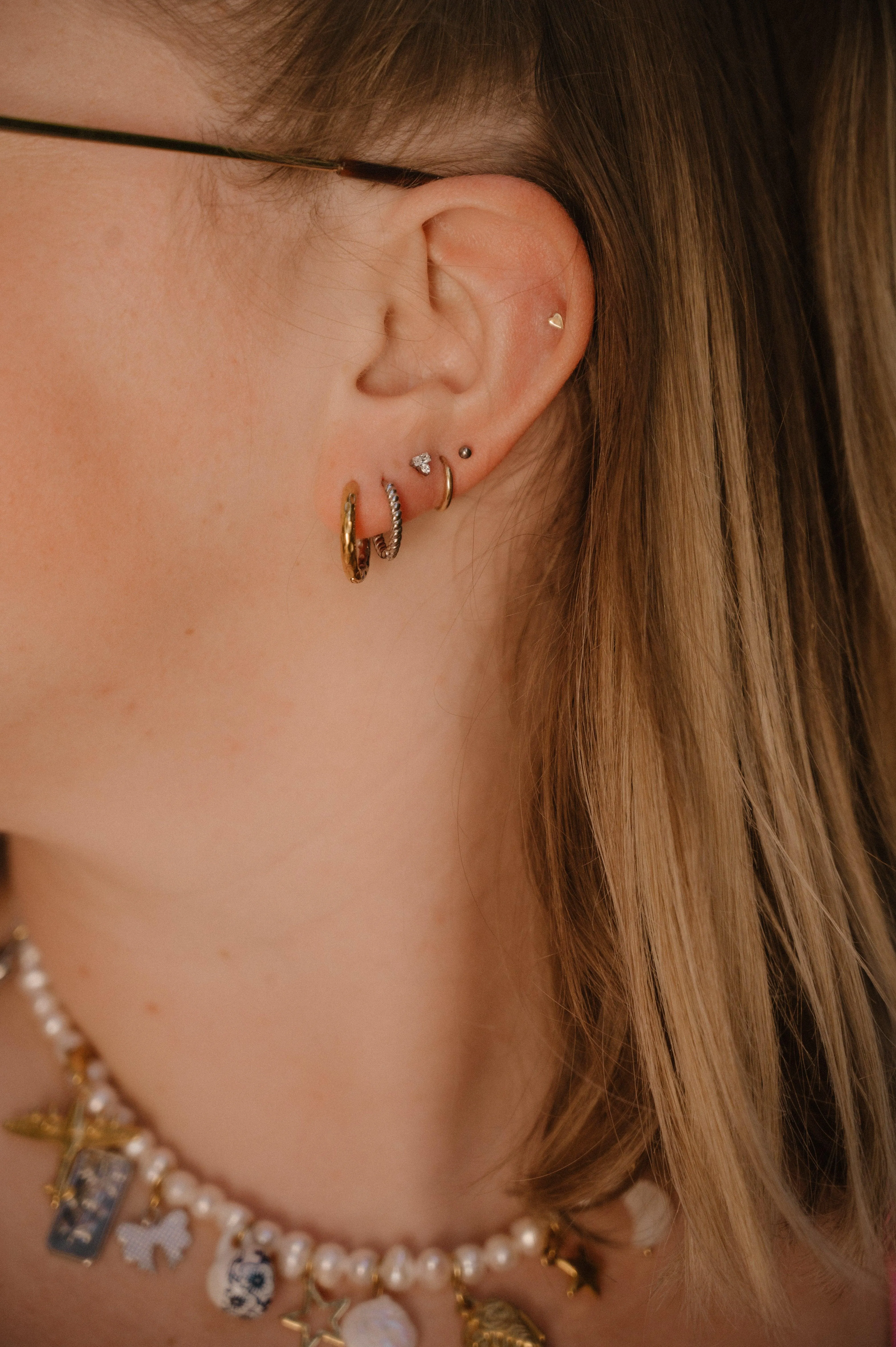 2 mm Dot Flat Back Stud - Titanium