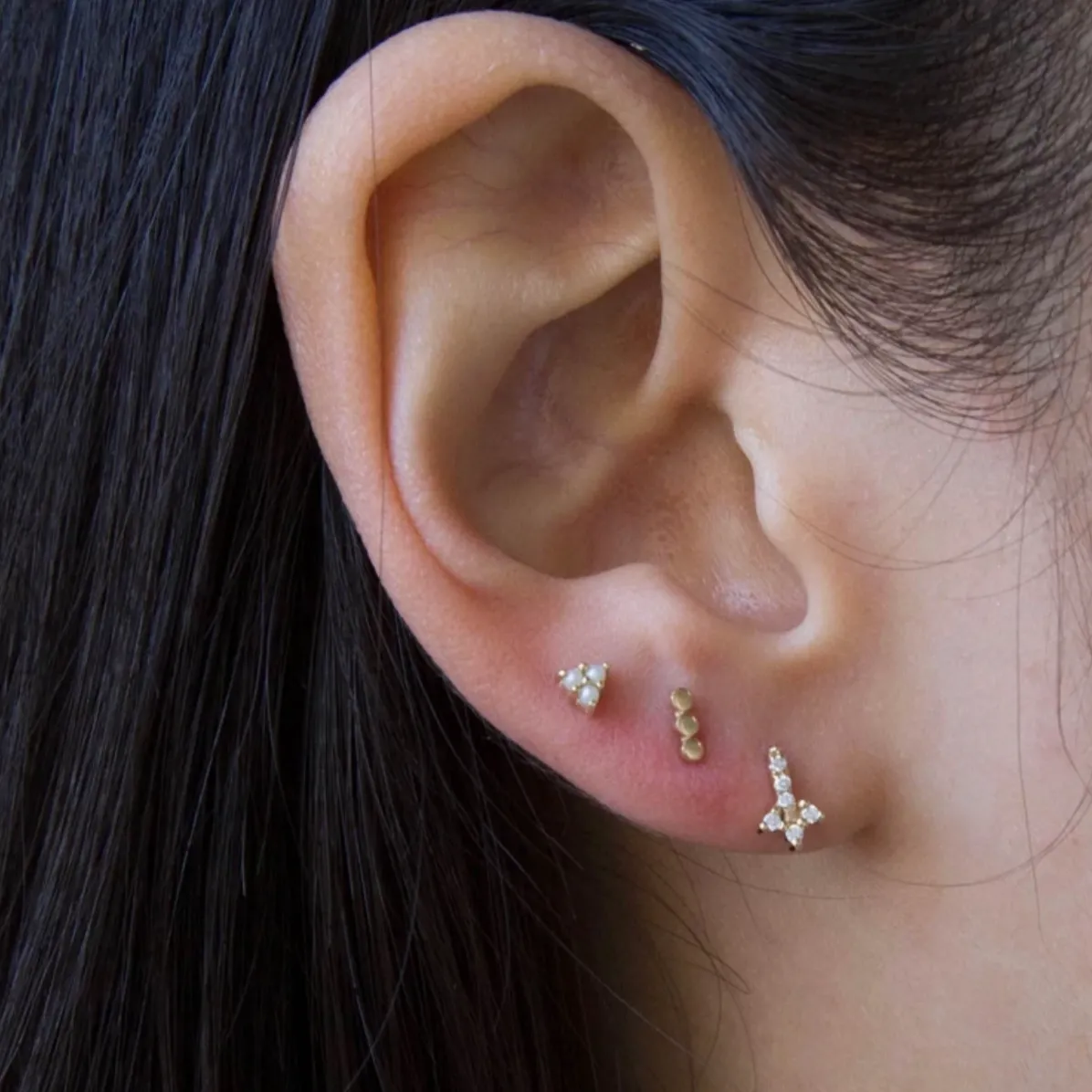 3 Dot Single Stud
