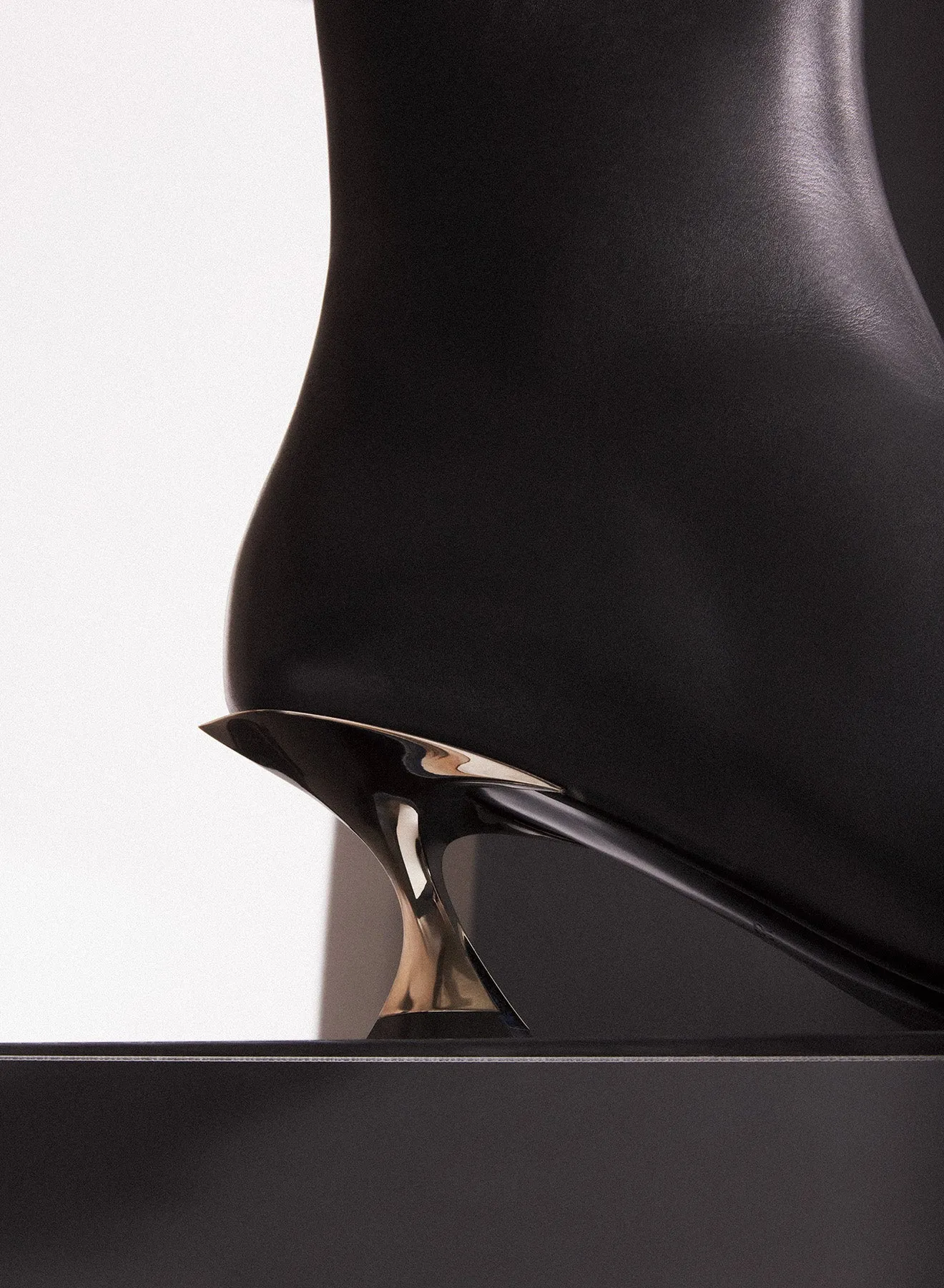 Black leather Fang 55 ankle boots