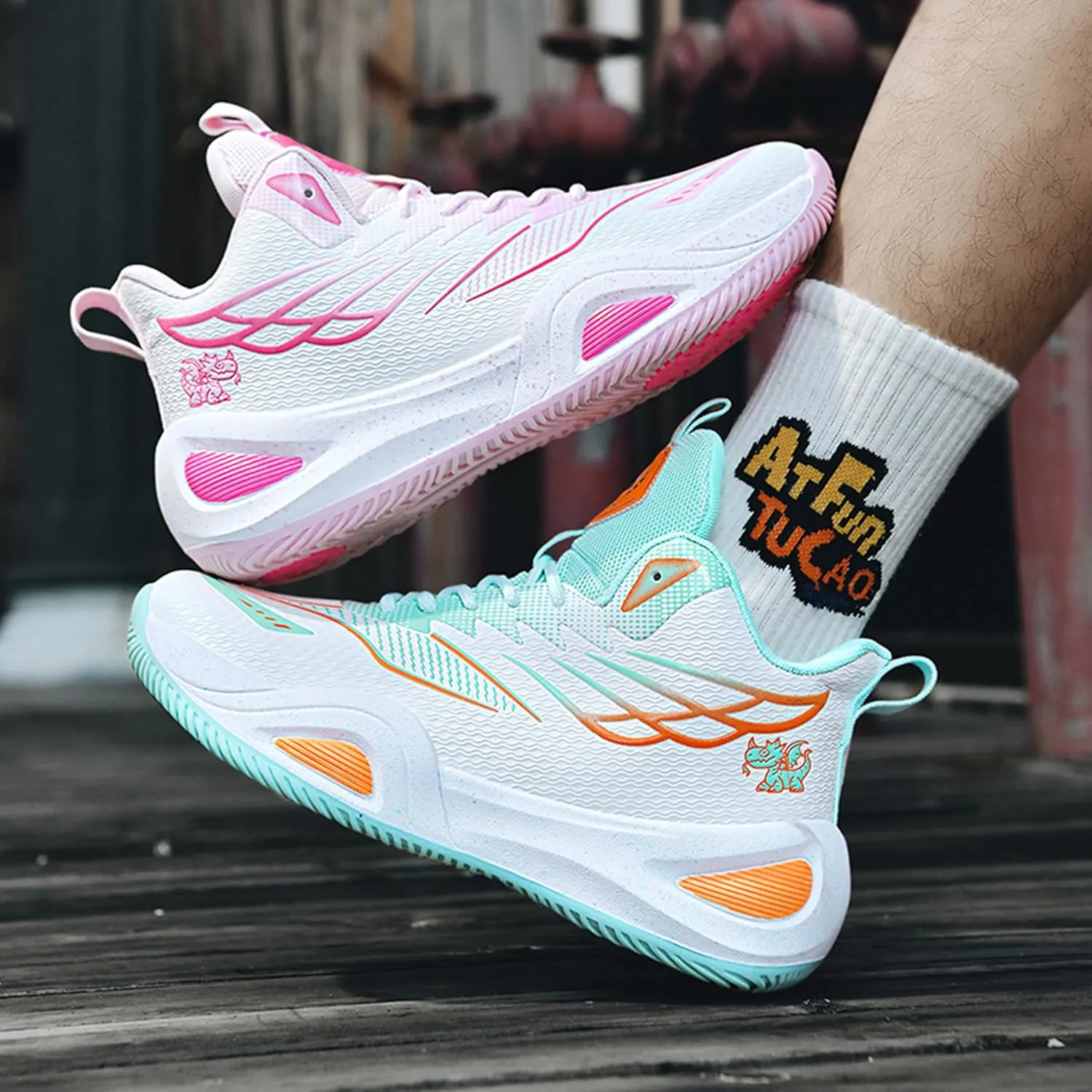 Men's High-Top Basketball ShoesWear-Resistant and Anti-Slip Soles Running Shoes Graffiti Design Fashionable Sports Shoes