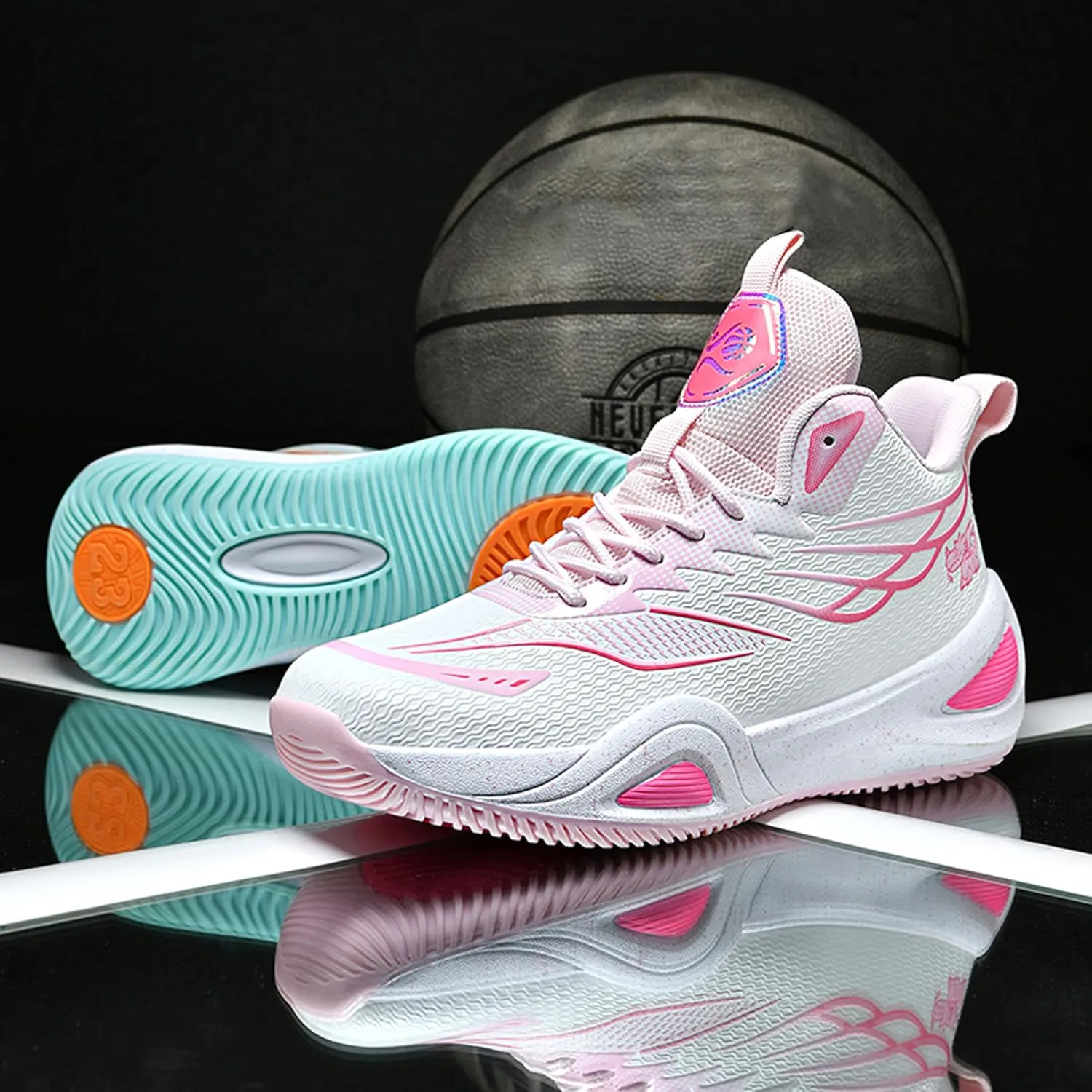 Men's High-Top Basketball ShoesWear-Resistant and Anti-Slip Soles Running Shoes Graffiti Design Fashionable Sports Shoes