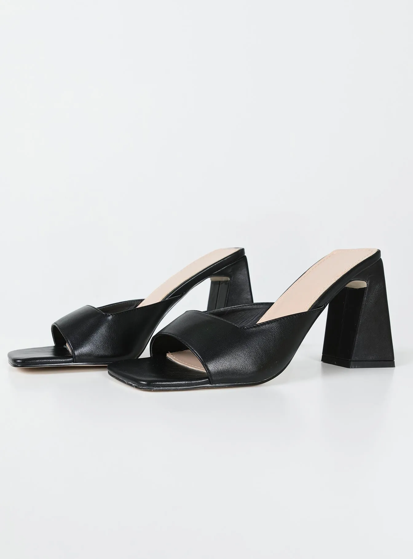 Selva Heels Black