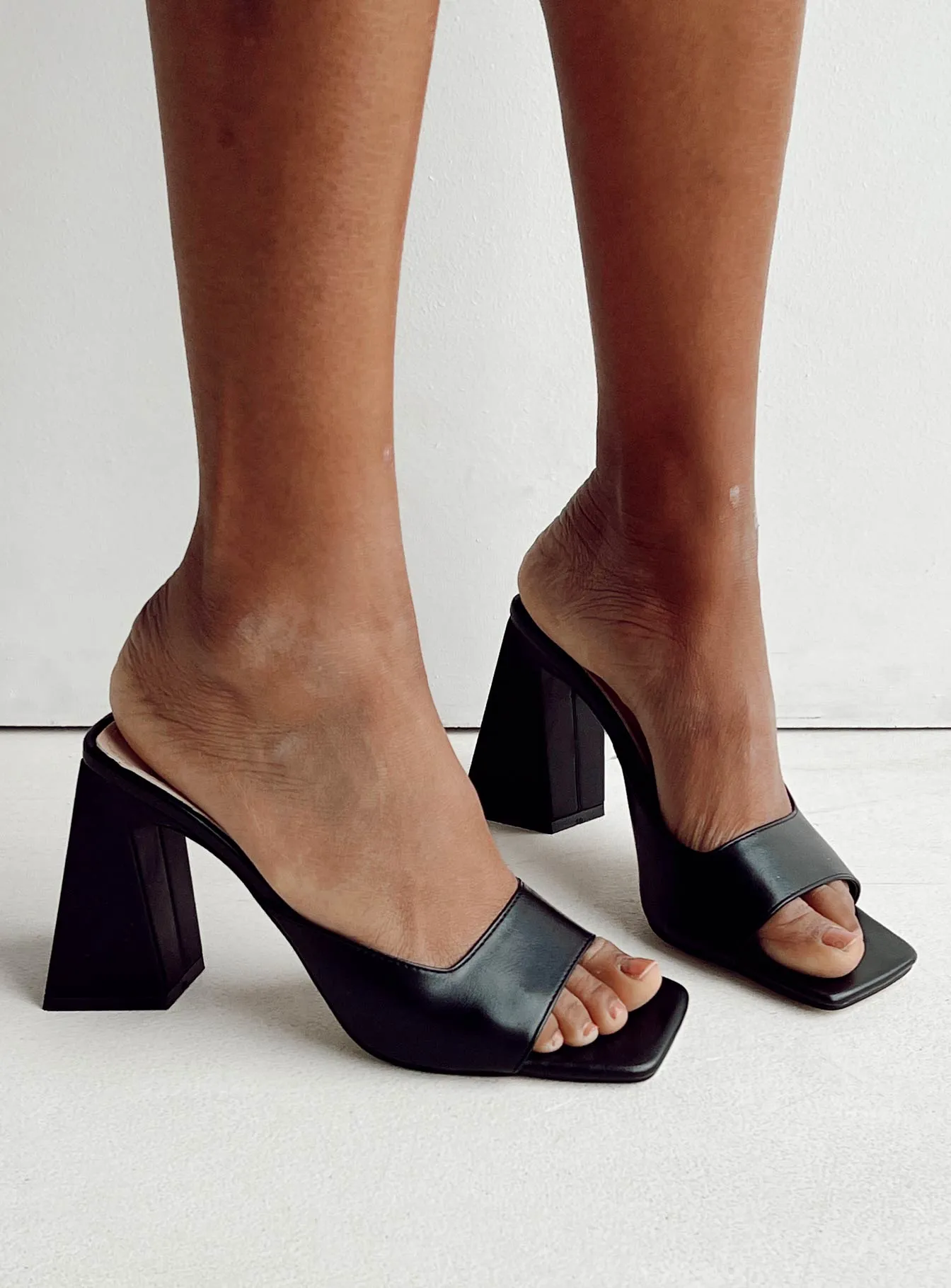 Selva Heels Black